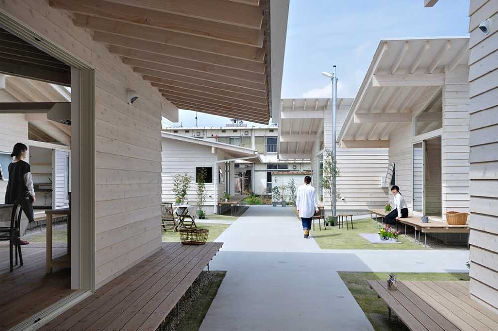 Residential complex in Japan. Common spaces and design to expand